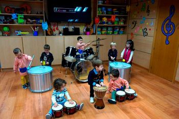 Nuestra Escuela Garabatos musica