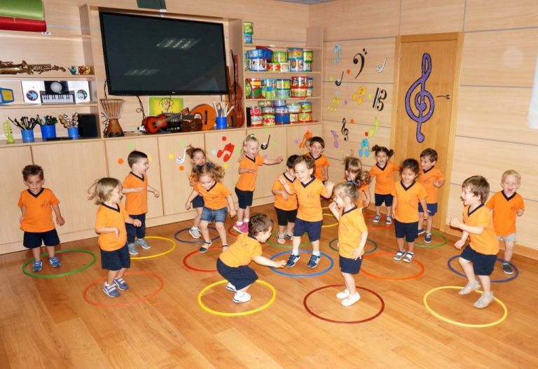 Nuestra Escuela Garabatos juegos de niños