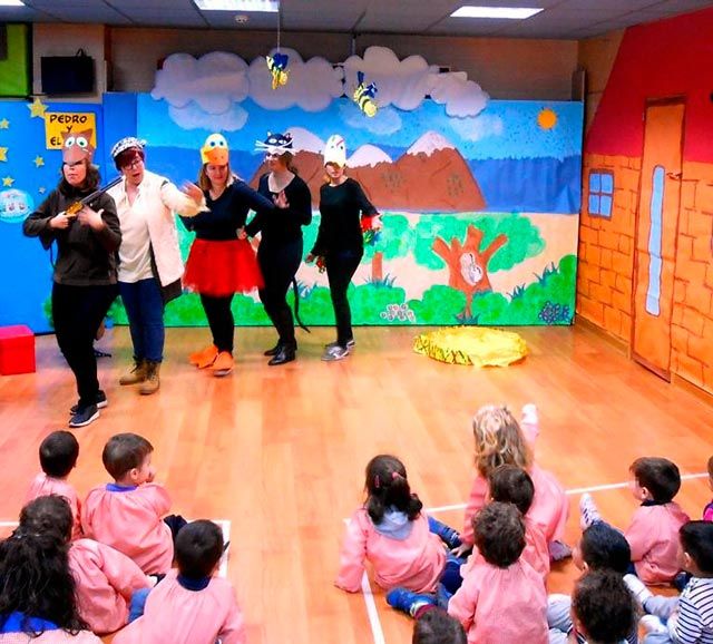 Nuestra Escuela Garabatos clase divertida